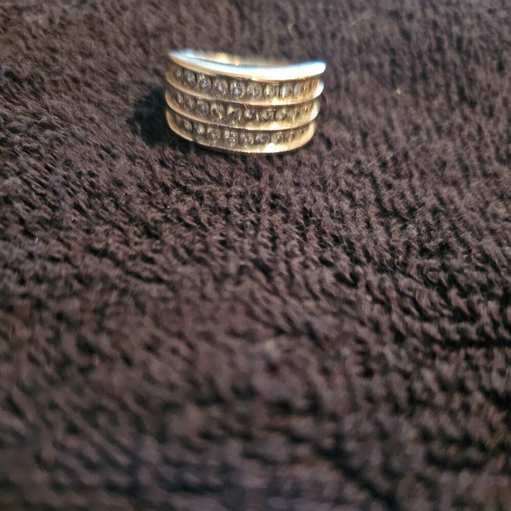 White gold diamond ring